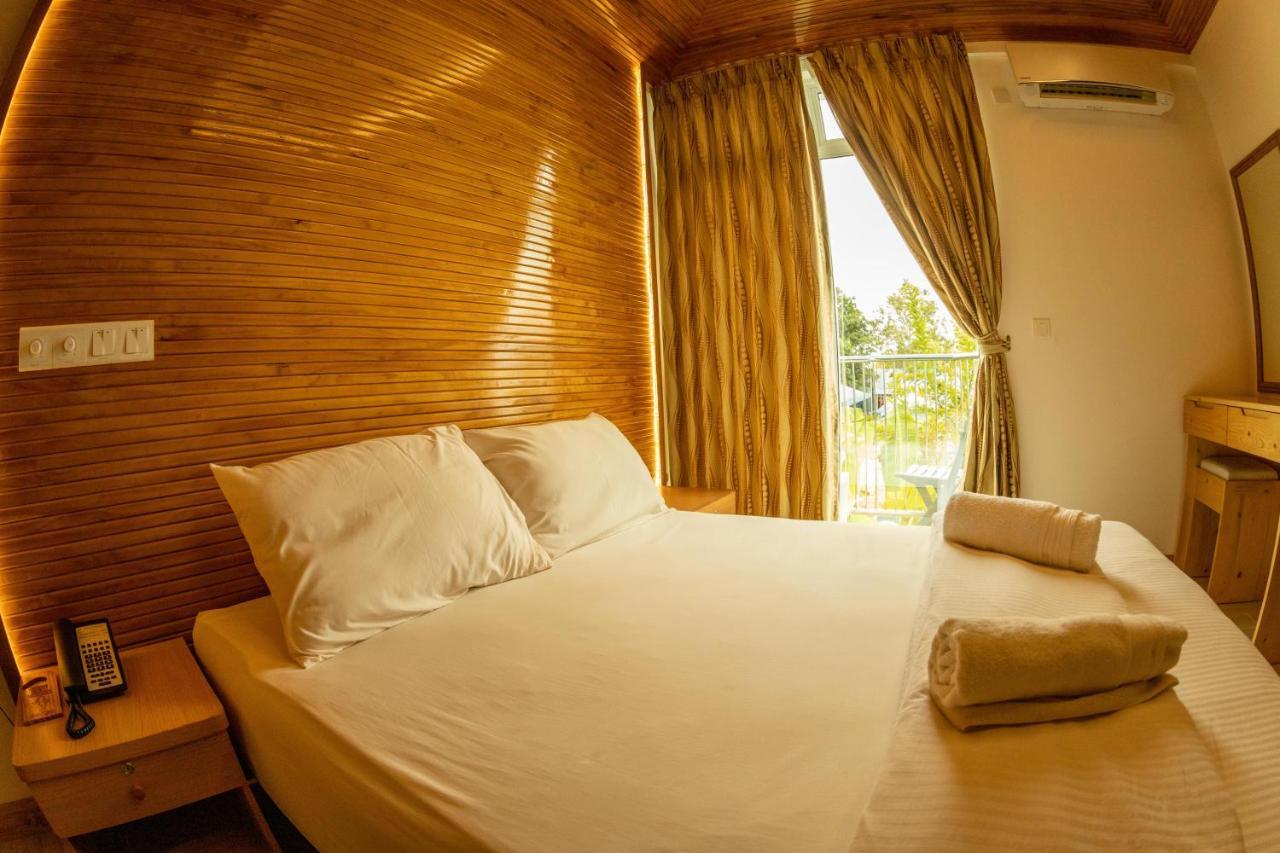 แปร์ลา ดาเกที Hotel ธานเกติ ภายนอก รูปภาพ