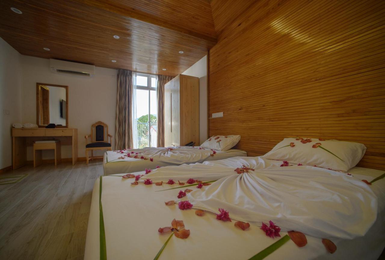 แปร์ลา ดาเกที Hotel ธานเกติ ภายนอก รูปภาพ